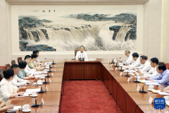 赵乐际同全国人大常委